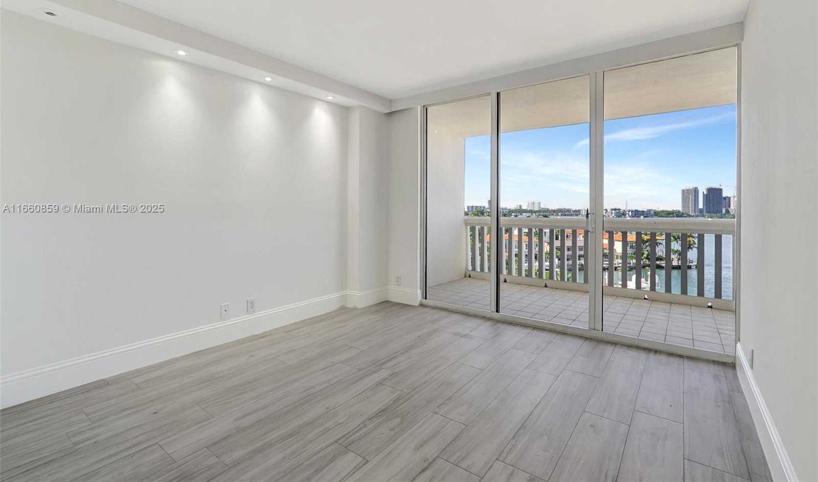 Small Image of 1000 ISLAND BLVD #707, Aventura Number 40
