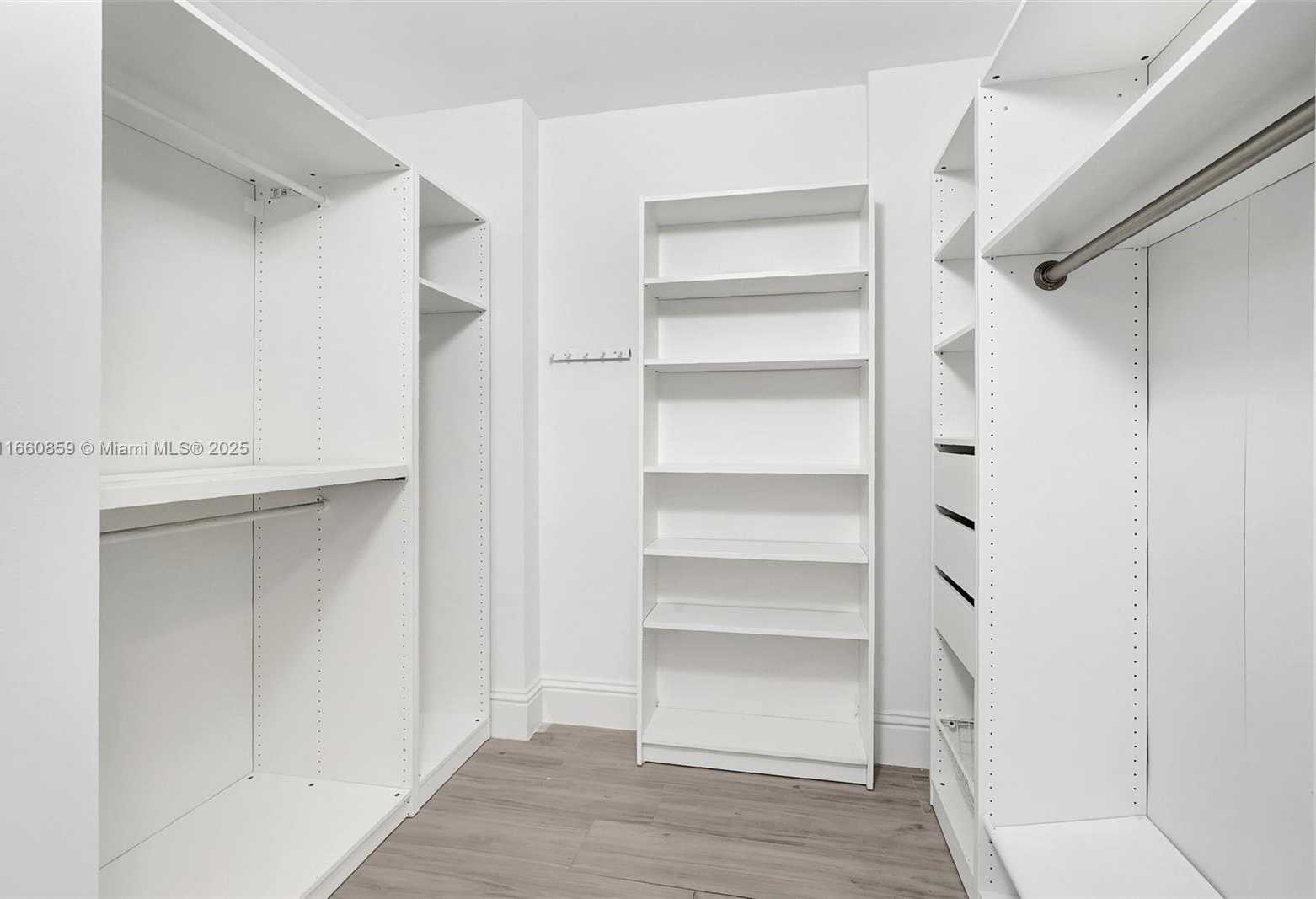 Small Image of 1000 ISLAND BLVD #707, Aventura Number 46