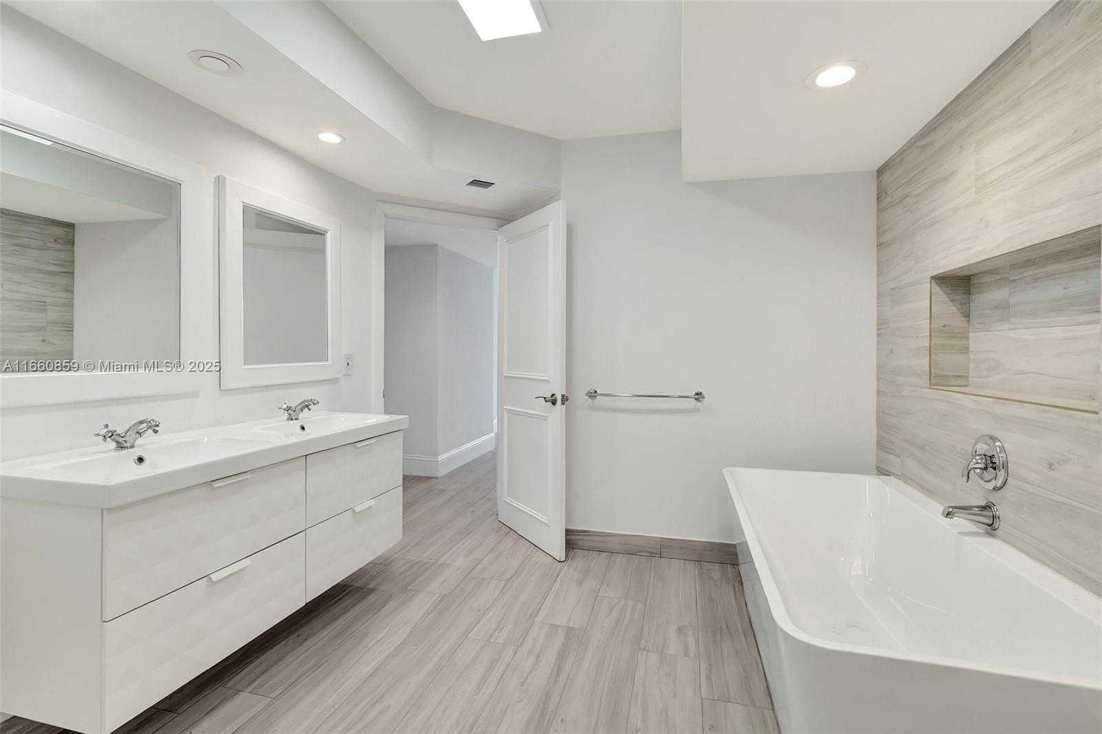 Small Image of 1000 ISLAND BLVD #707, Aventura Number 48