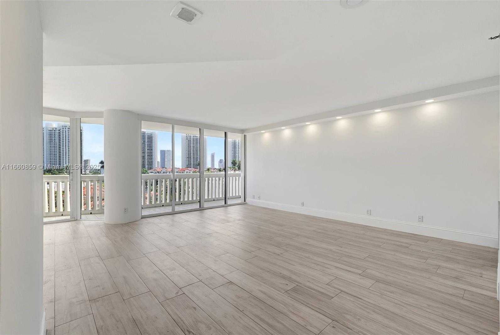 Small Image of 1000 ISLAND BLVD #707, Aventura Number 5