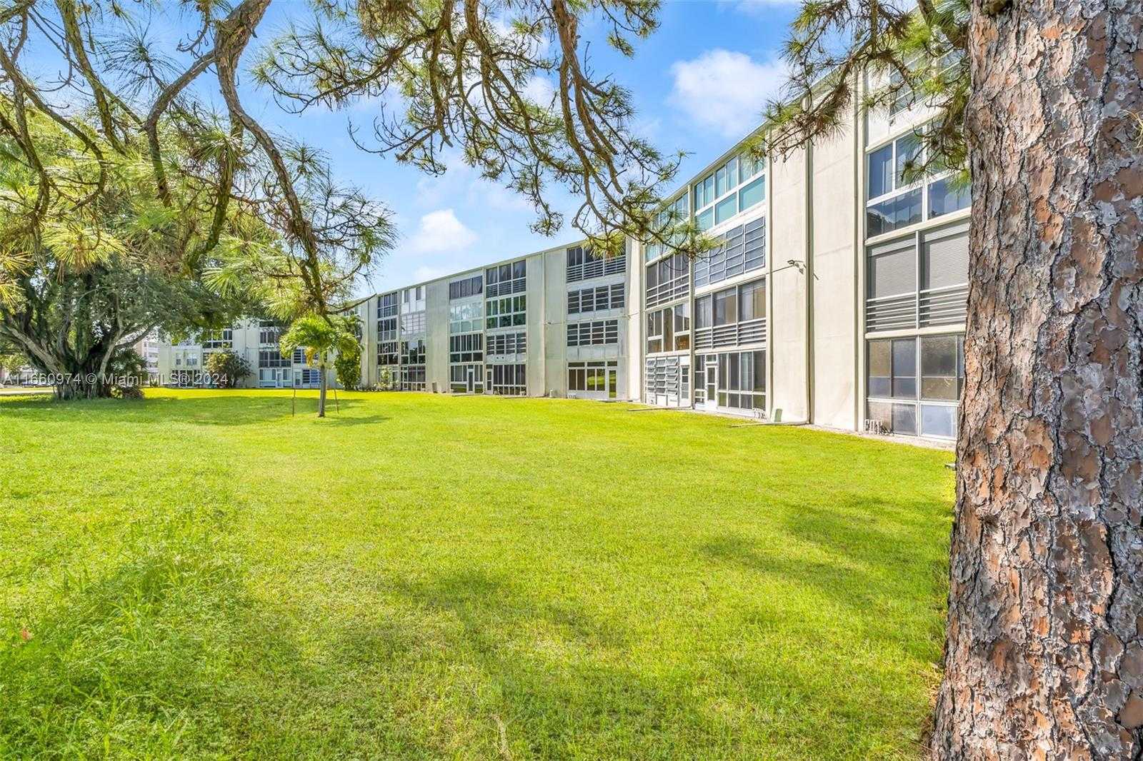 Small Image of 245 GRANTHAM C #245, Deerfield Beach Number 31