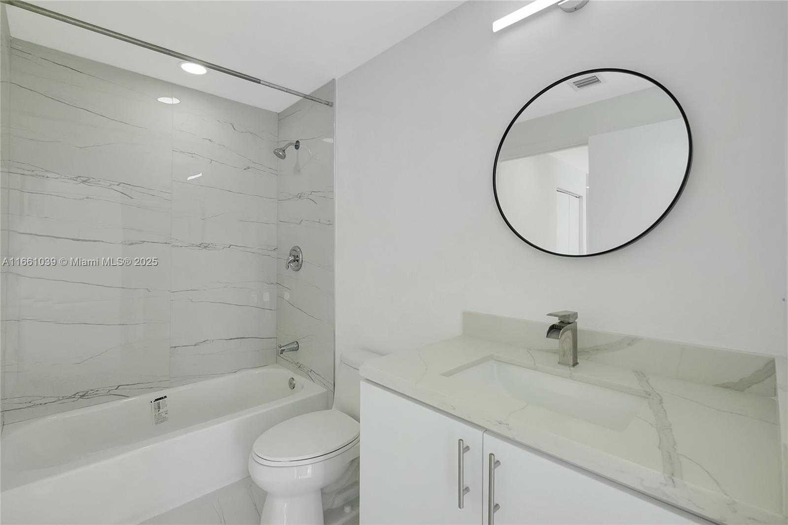 Small Image of 90 SOUTH WEST 3RD ST #1602, Miami Number 25
