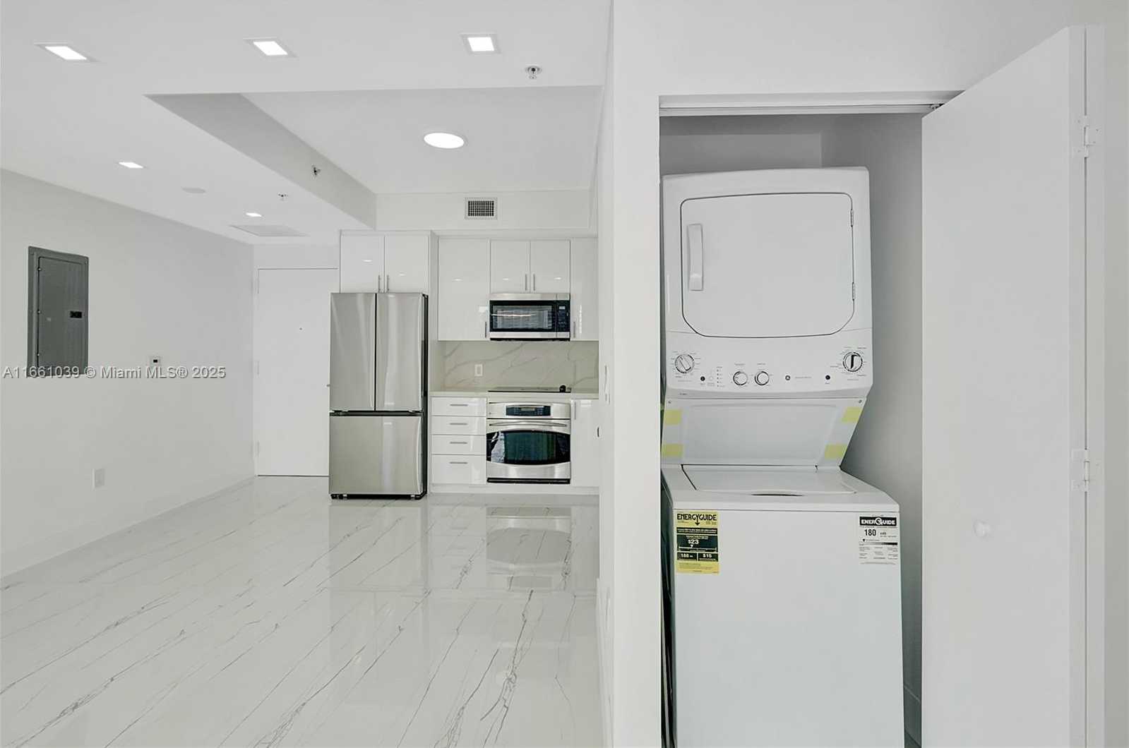 Small Image of 90 SOUTH WEST 3RD ST #1602, Miami Number 26