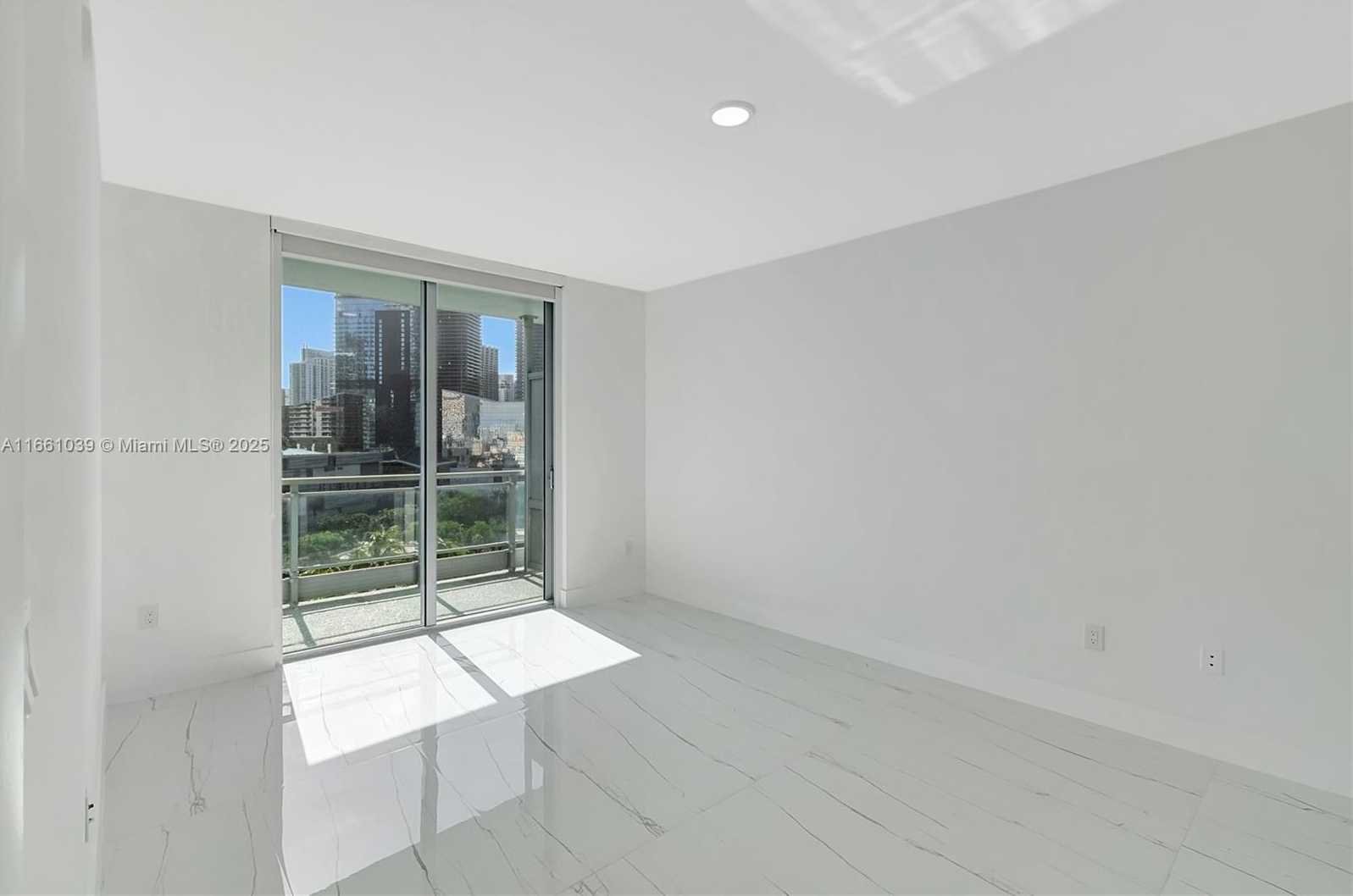 Small Image of 90 SOUTH WEST 3RD ST #1602, Miami Number 27