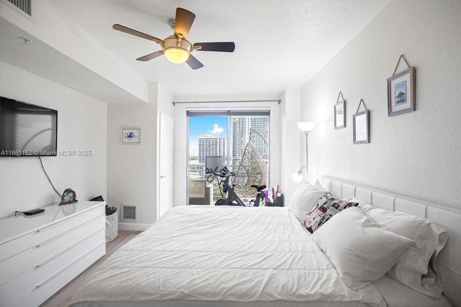 Small Image of 1830 RADIUS DR #1024, Hollywood Number 12