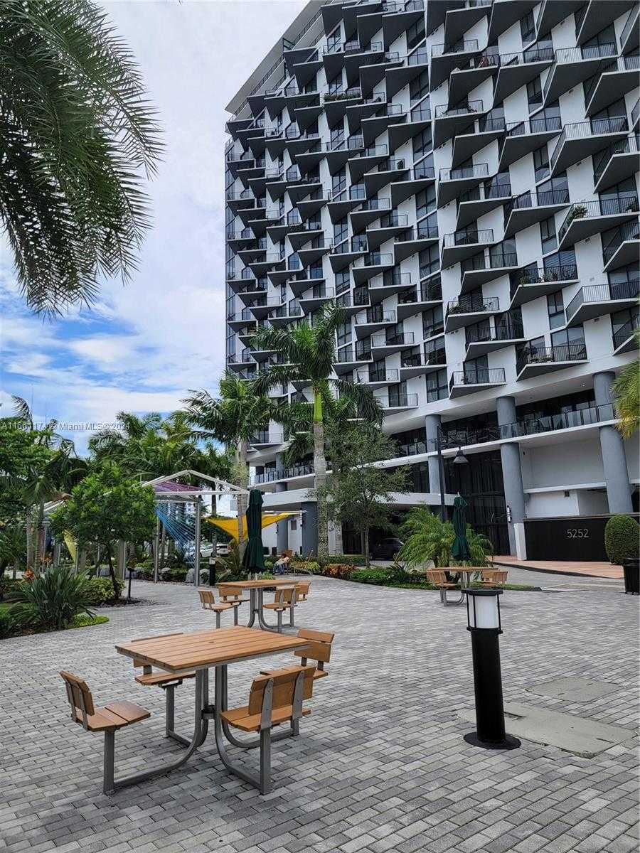 Small Image of 5252 NORTH WEST 85TH AVE #1601, Doral Number 2