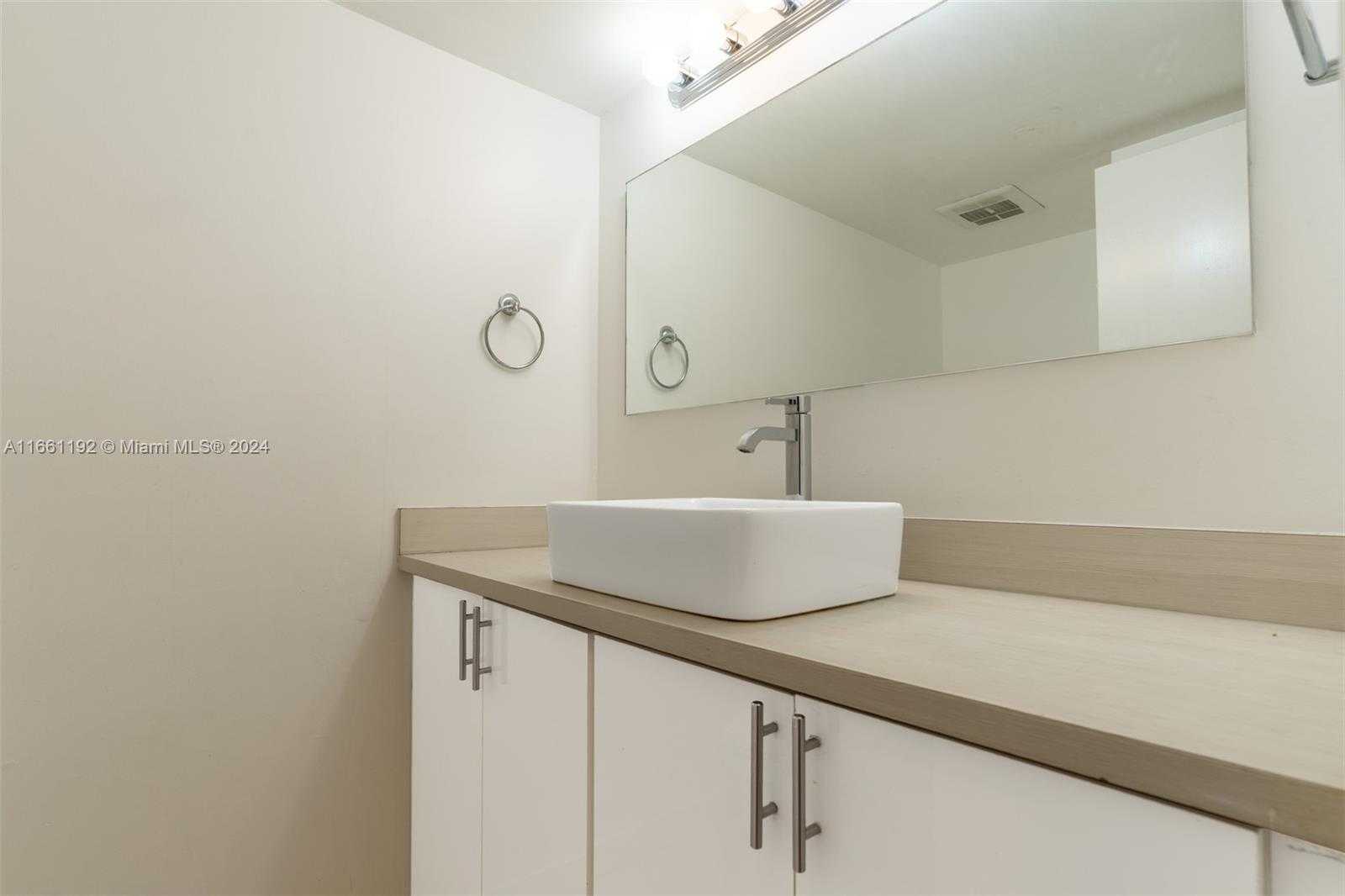 Small Image of 20350 WEST COUNTRY CLUB DR #123-4, Aventura Number 13
