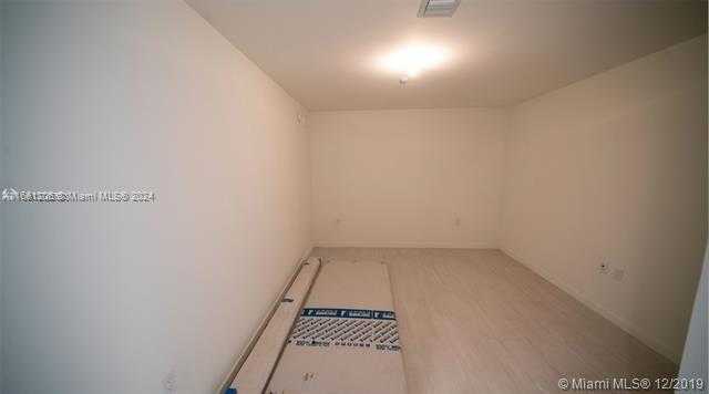 Small Image of 1000 BRICKELL PLZ #4905, Miami Number 2