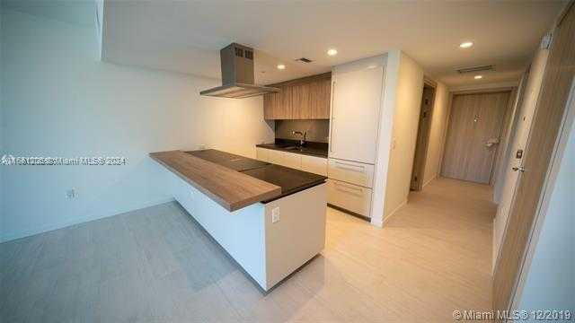 Small Image of 1000 BRICKELL PLZ #4905, Miami Number 6