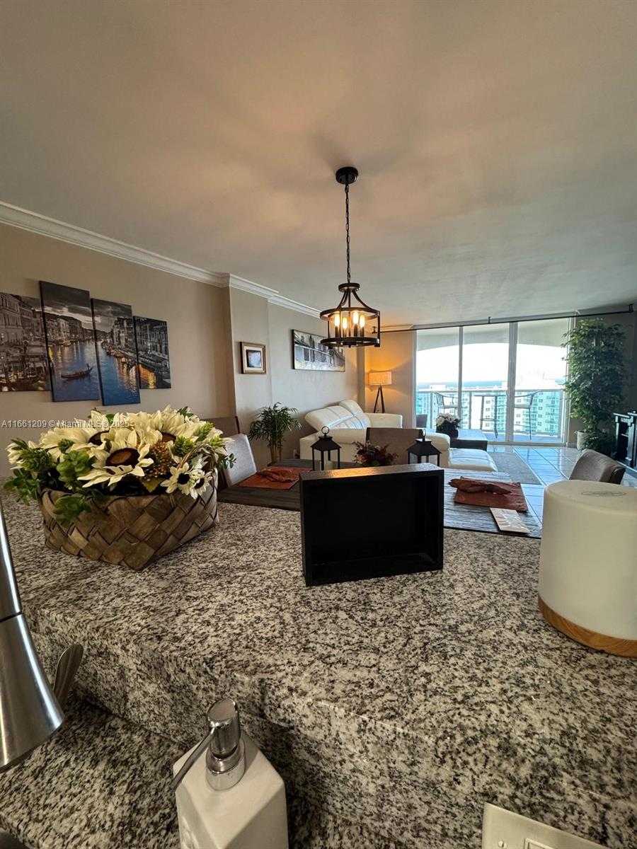 Small Image of 3800 SOUTH OCEAN DR #1816, Hollywood Number 23
