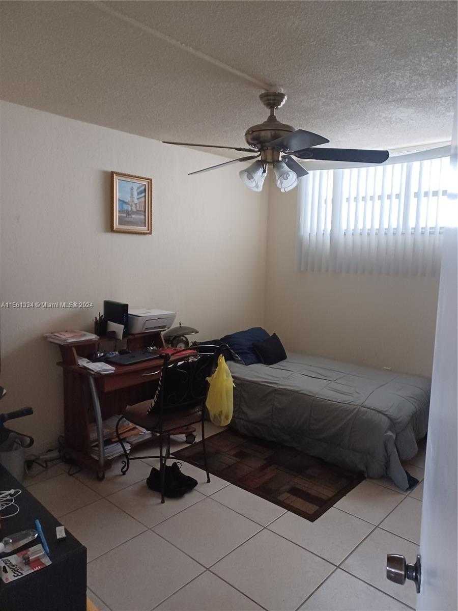 Small Image of 3030 MARCOS DR #T304, Aventura Number 13