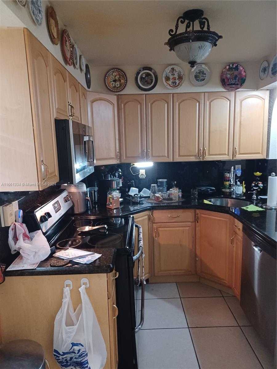 Small Image of 3030 MARCOS DR #T304, Aventura Number 16