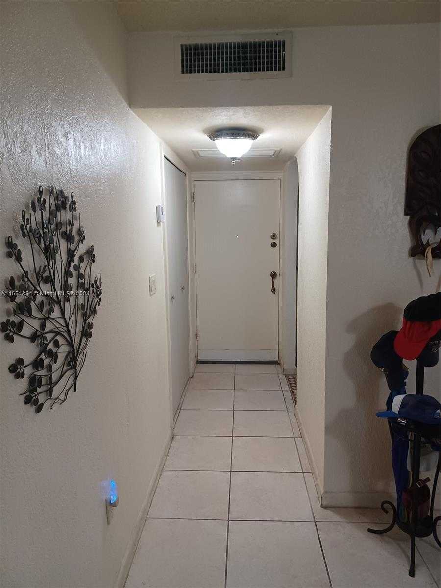 Small Image of 3030 MARCOS DR #T304, Aventura Number 6