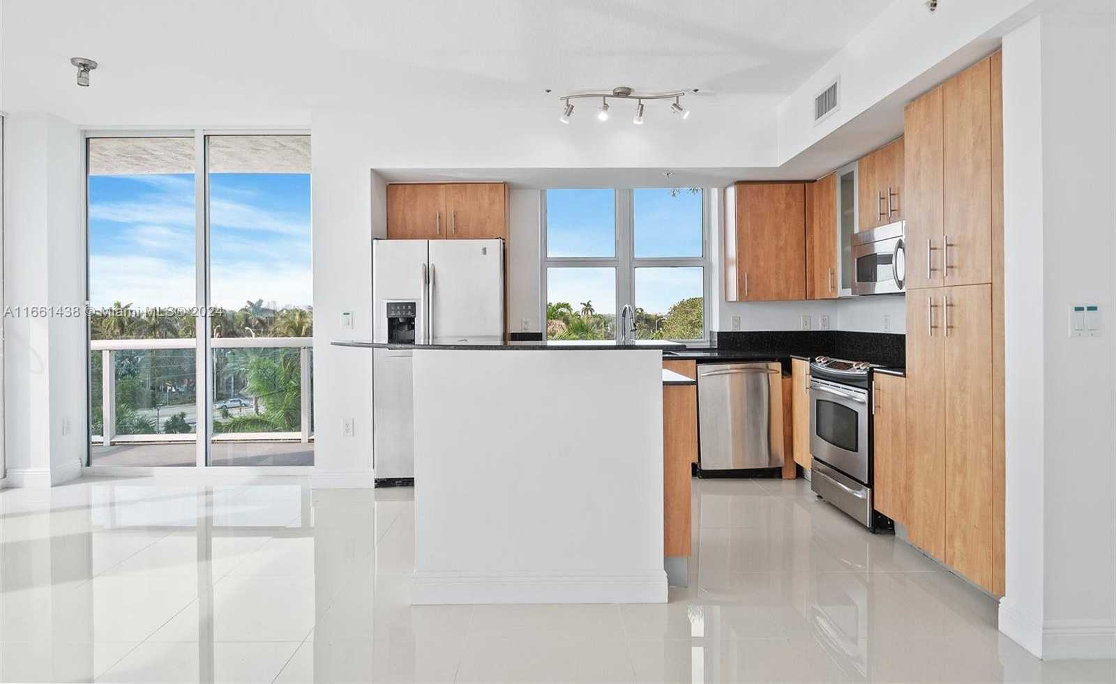 Small Image of 7900 HARBOR ISLAND DR #513, North Bay Village Number 14