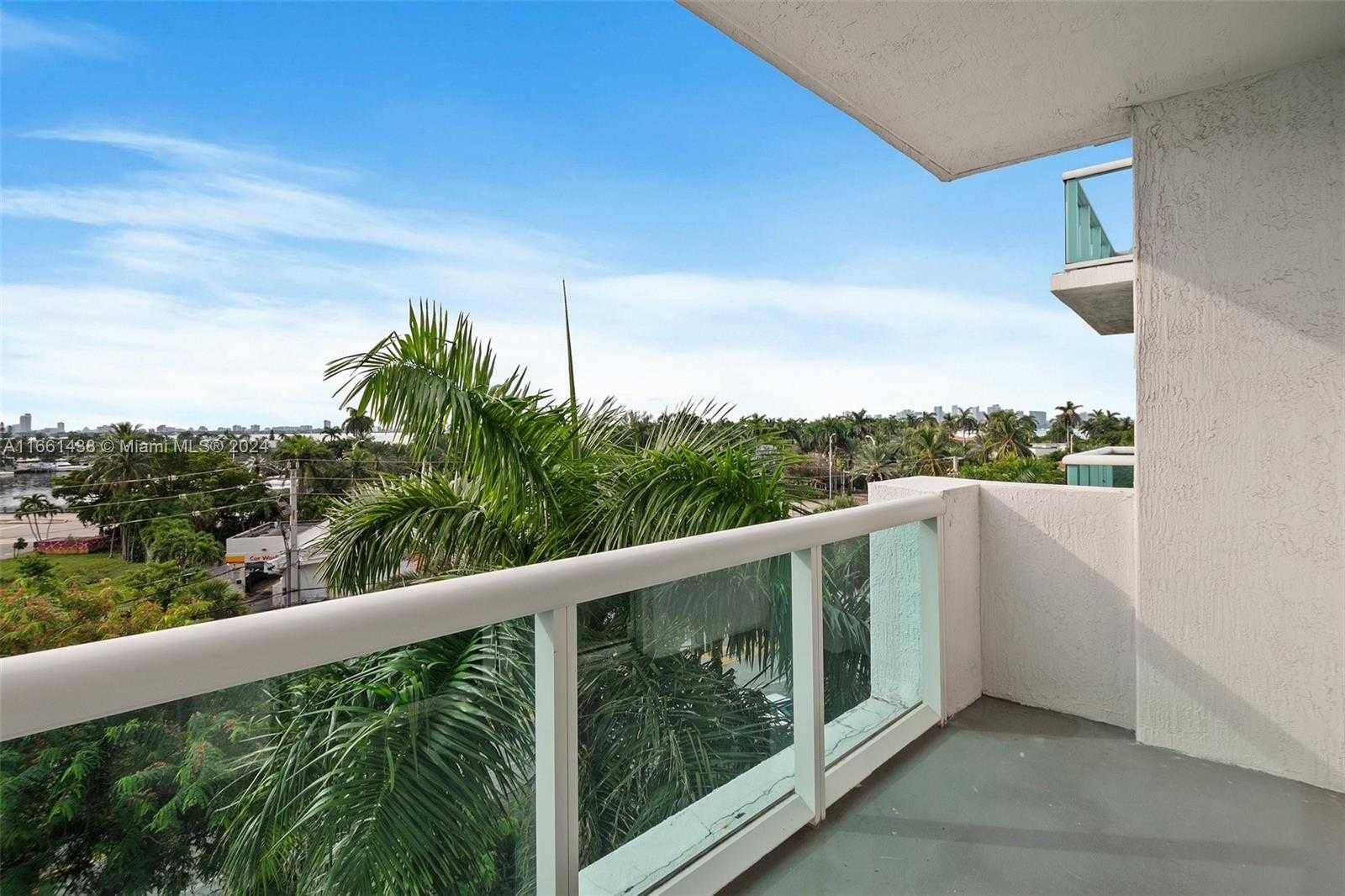 Small Image of 7900 HARBOR ISLAND DR #513, North Bay Village Number 9