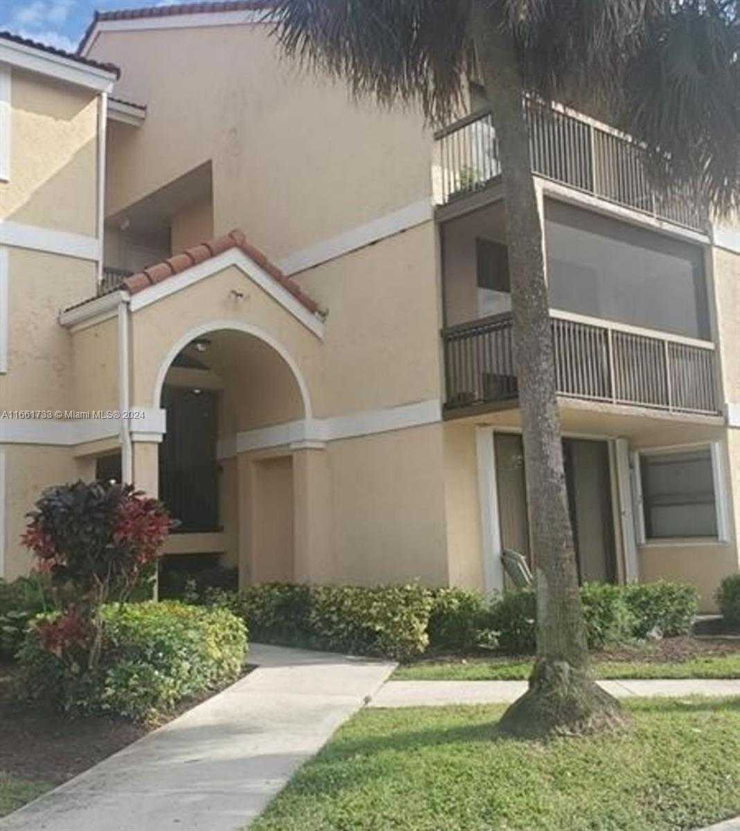 Small Image of 5761 RIVERSIDE DR #303B4, Coral Springs Number 3