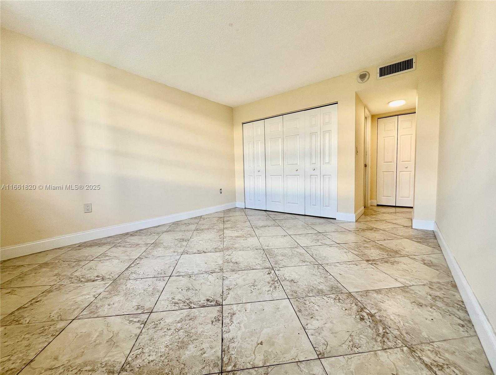 Small Image of 1833 SOUTH OCEAN DR #1109, Hallandale Beach Number 11