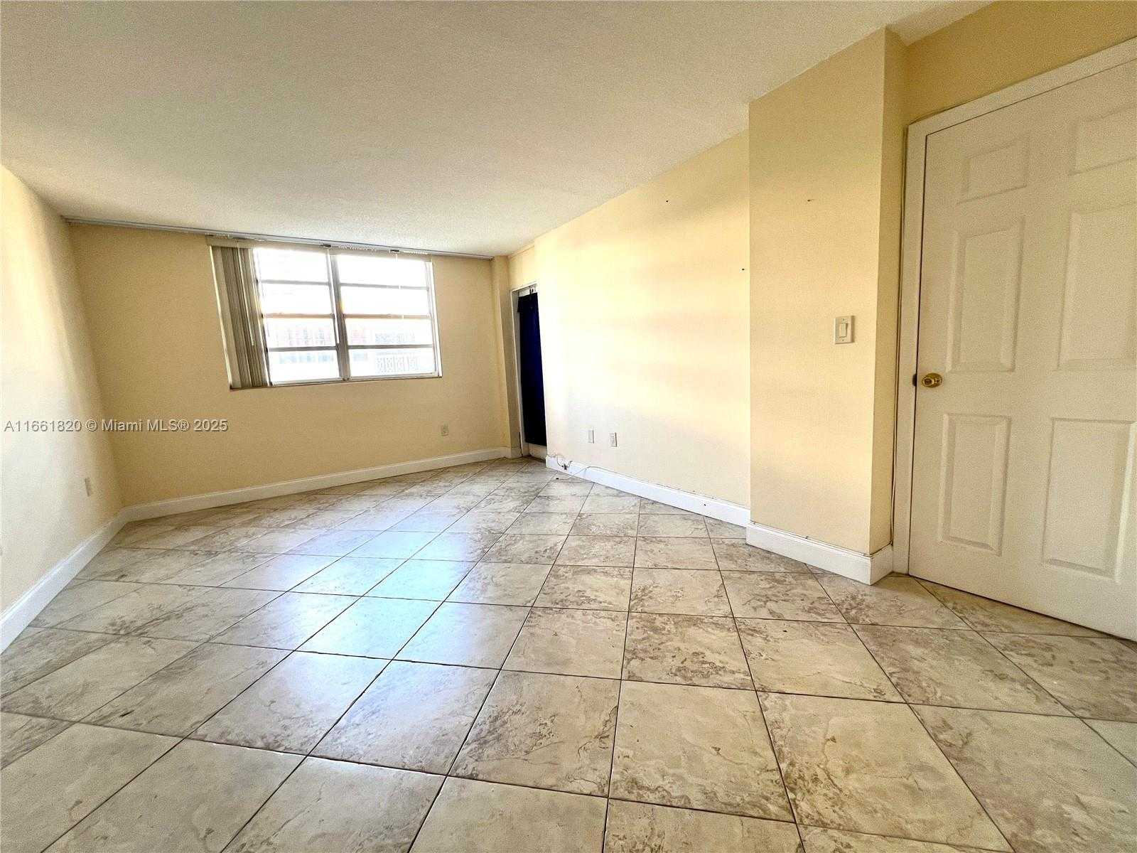 Small Image of 1833 SOUTH OCEAN DR #1109, Hallandale Beach Number 14