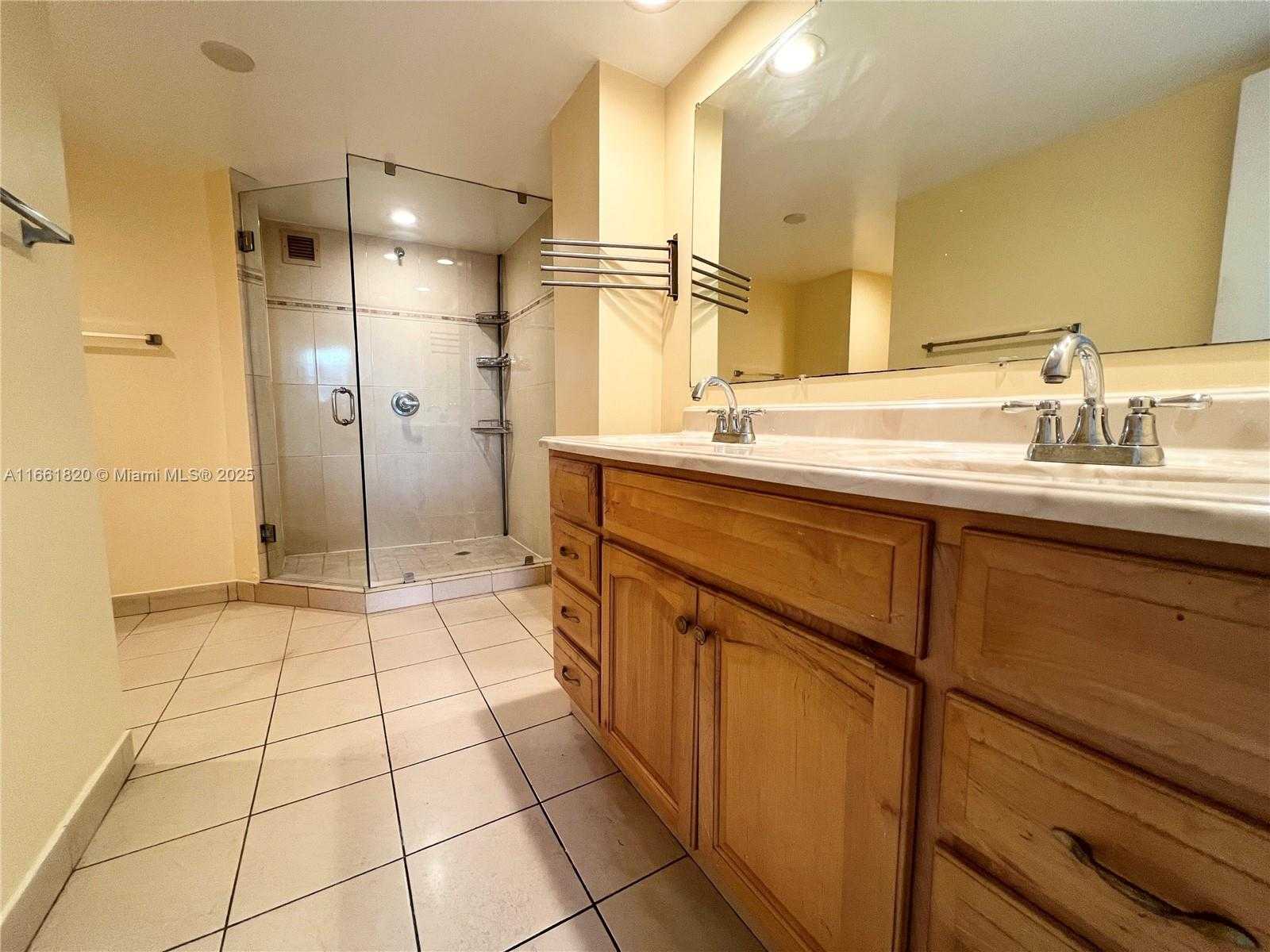 Small Image of 1833 SOUTH OCEAN DR #1109, Hallandale Beach Number 18