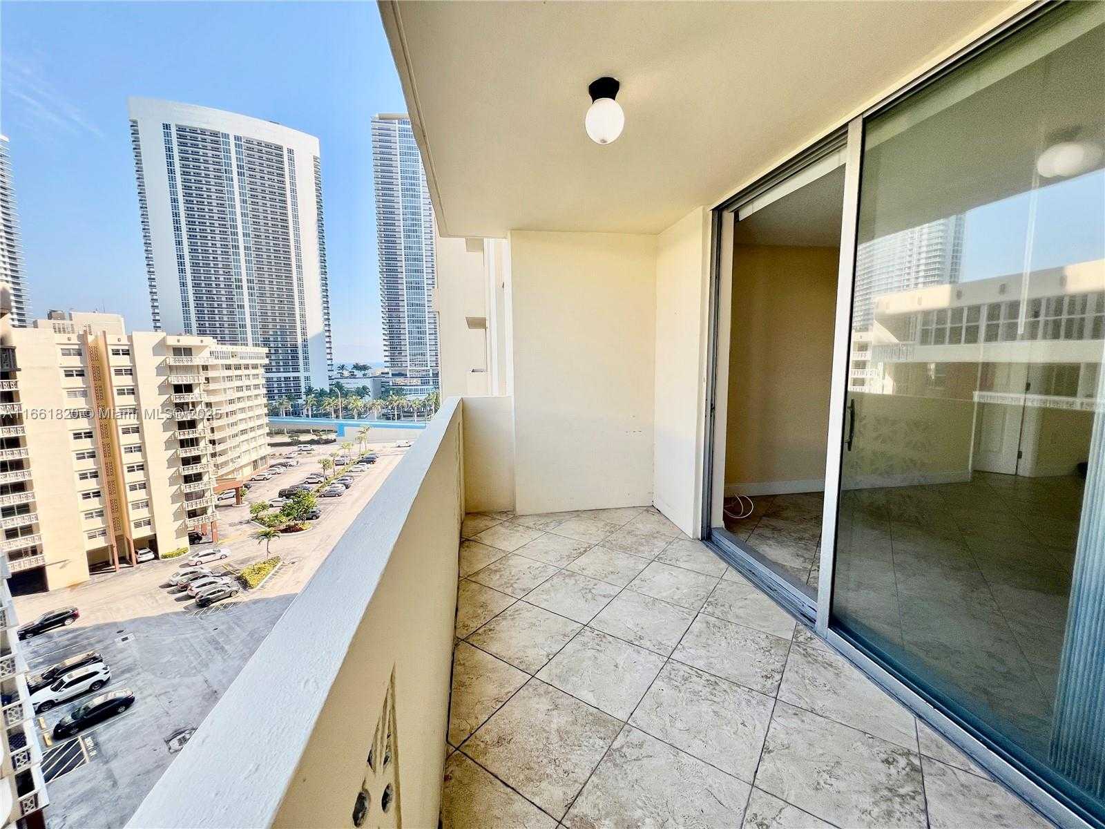 Small Image of 1833 SOUTH OCEAN DR #1109, Hallandale Beach Number 23