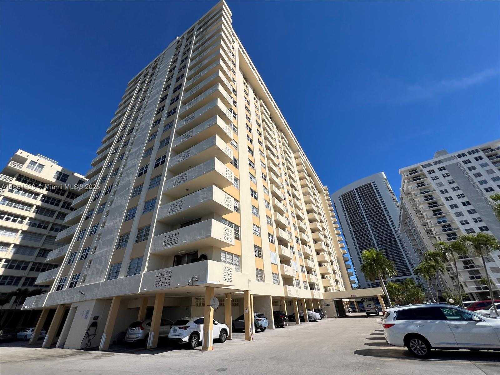 Small Image of 1833 SOUTH OCEAN DR #1109, Hallandale Beach Number 34