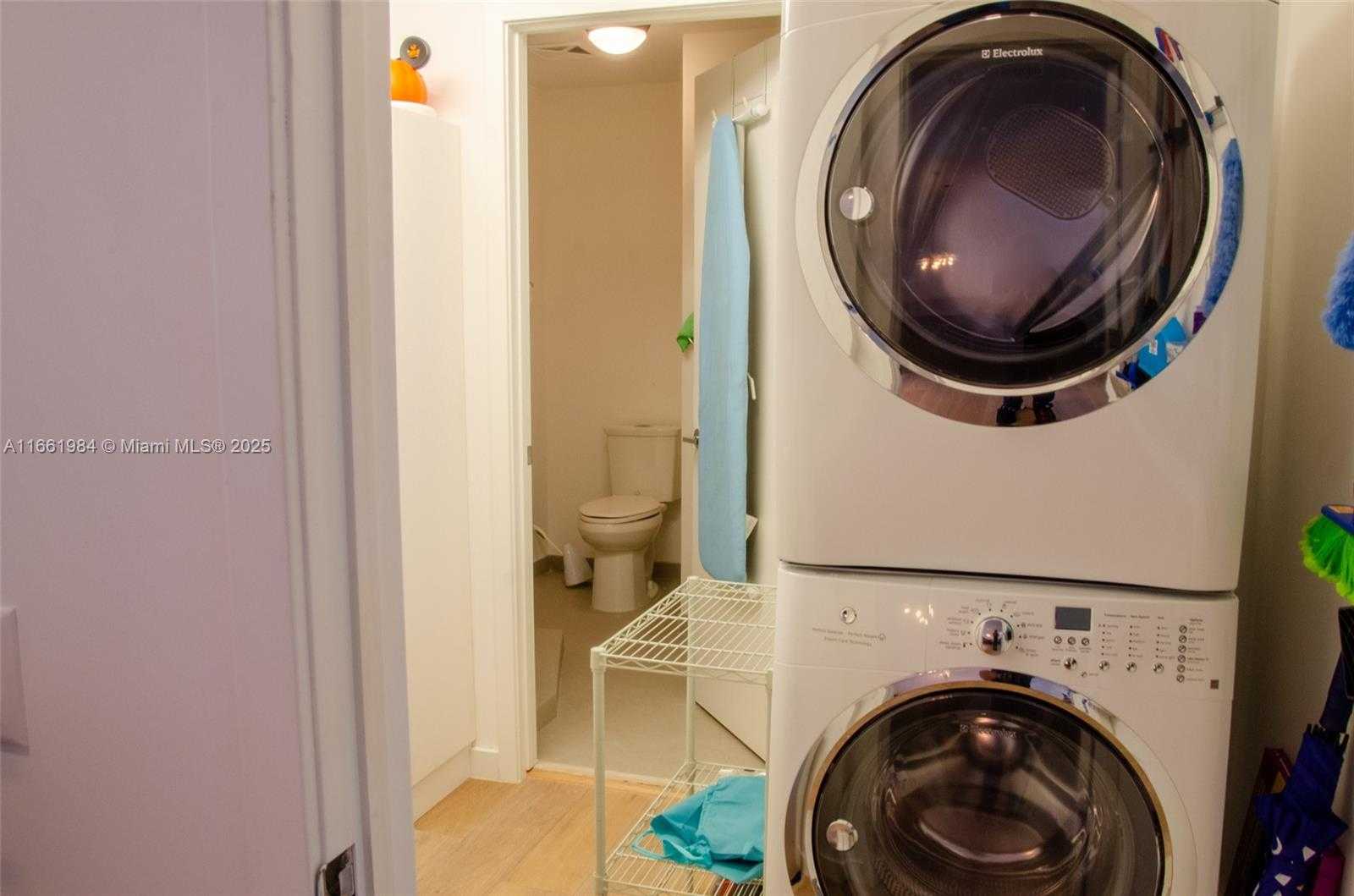Small Image of 350 OCEAN DR #406N, Key Biscayne Number 25