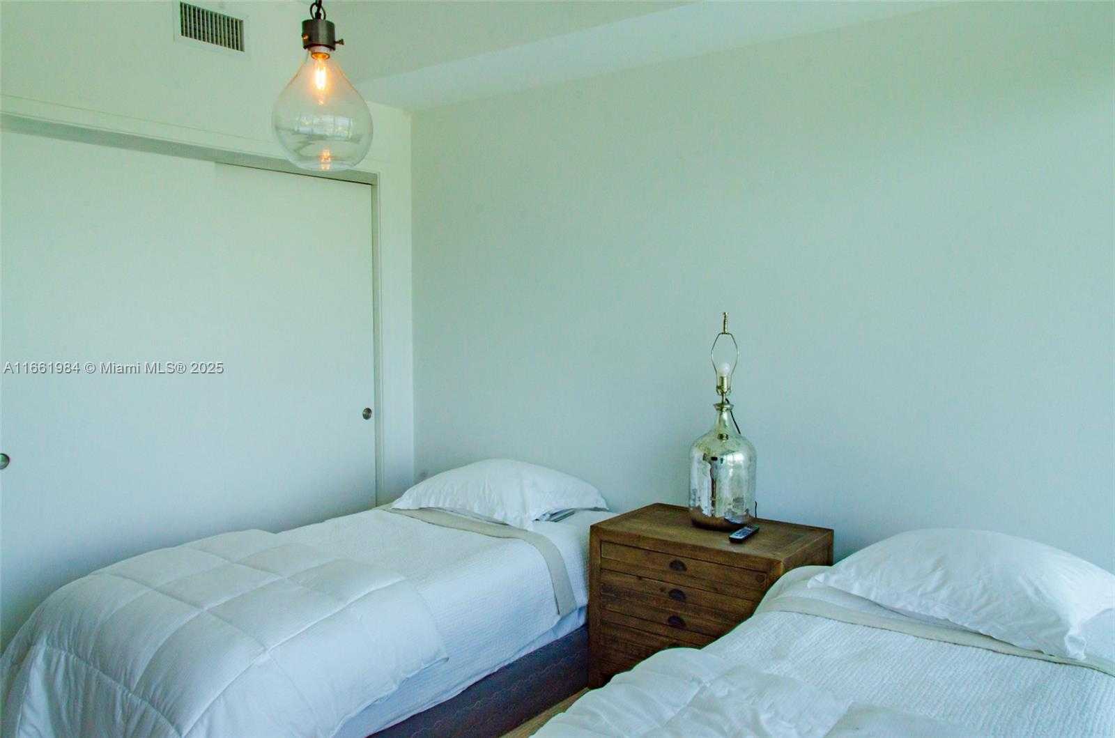 Small Image of 350 OCEAN DR #406N, Key Biscayne Number 27