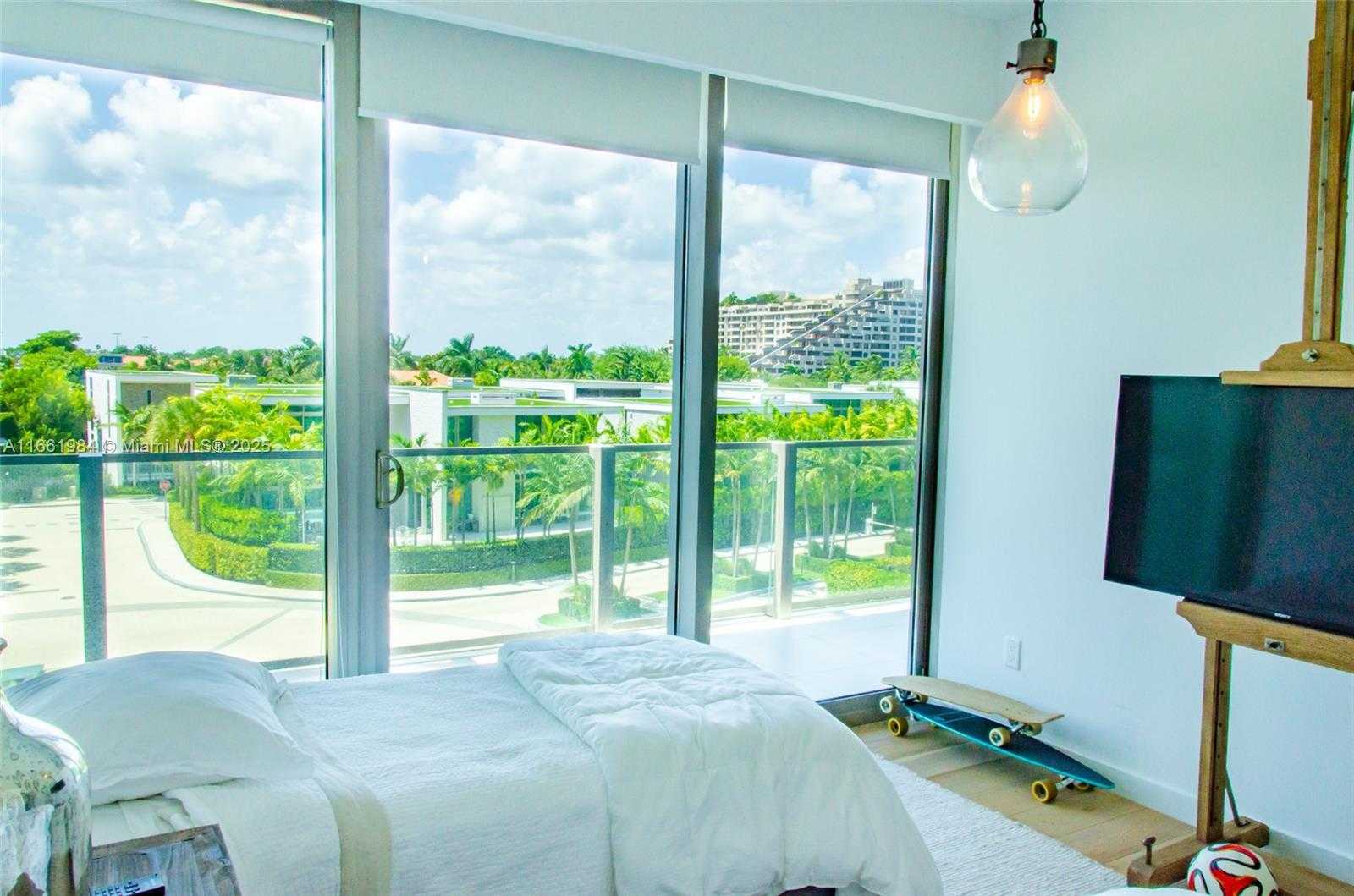 Small Image of 350 OCEAN DR #406N, Key Biscayne Number 28
