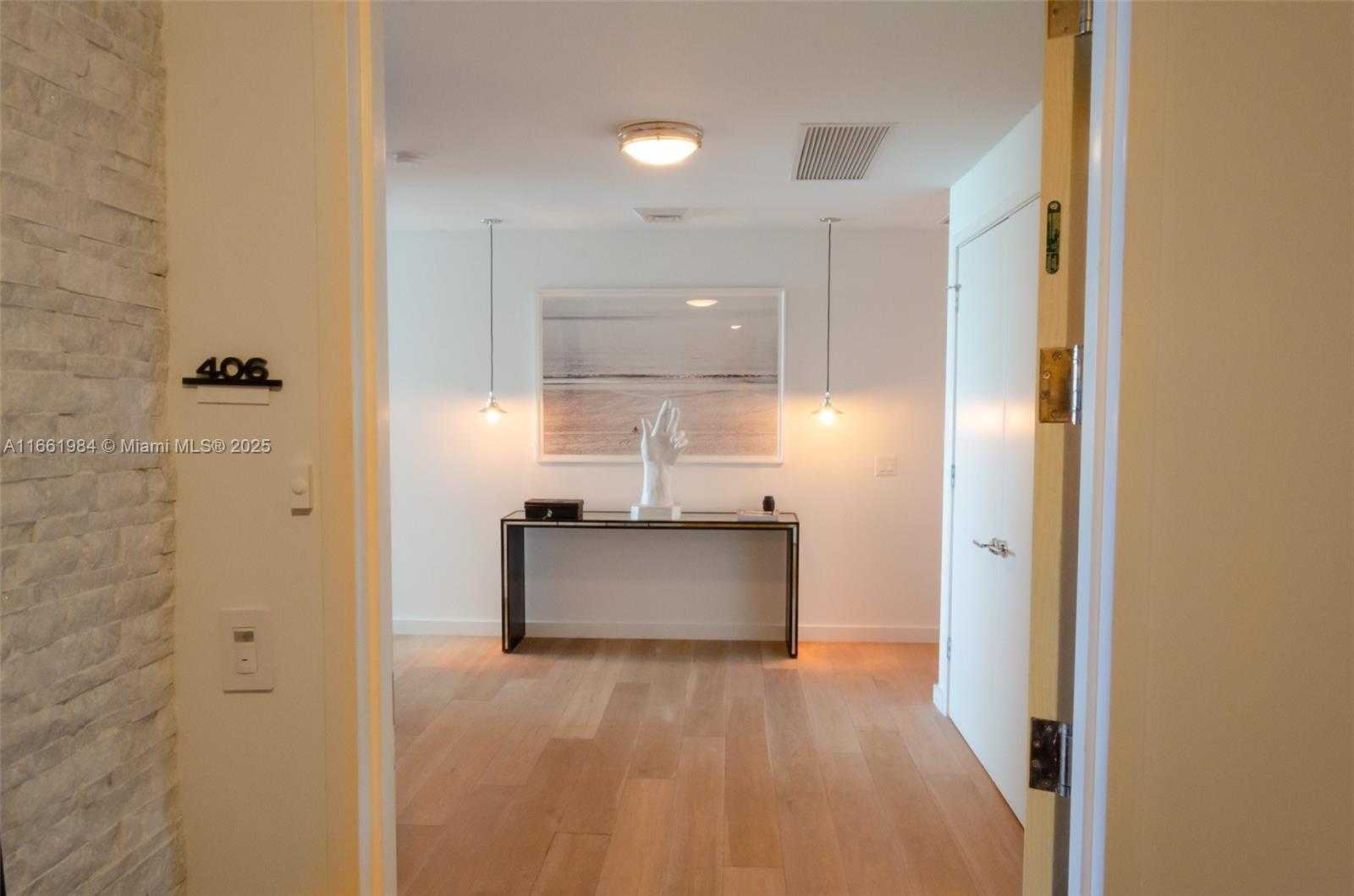 Small Image of 350 OCEAN DR #406N, Key Biscayne Number 3