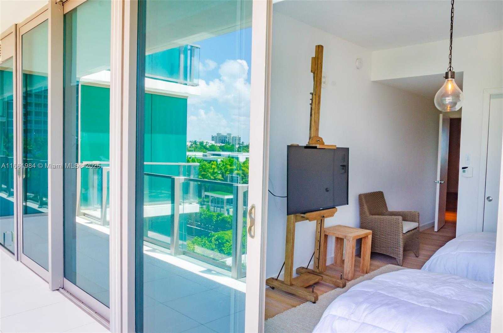 Small Image of 350 OCEAN DR #406N, Key Biscayne Number 30