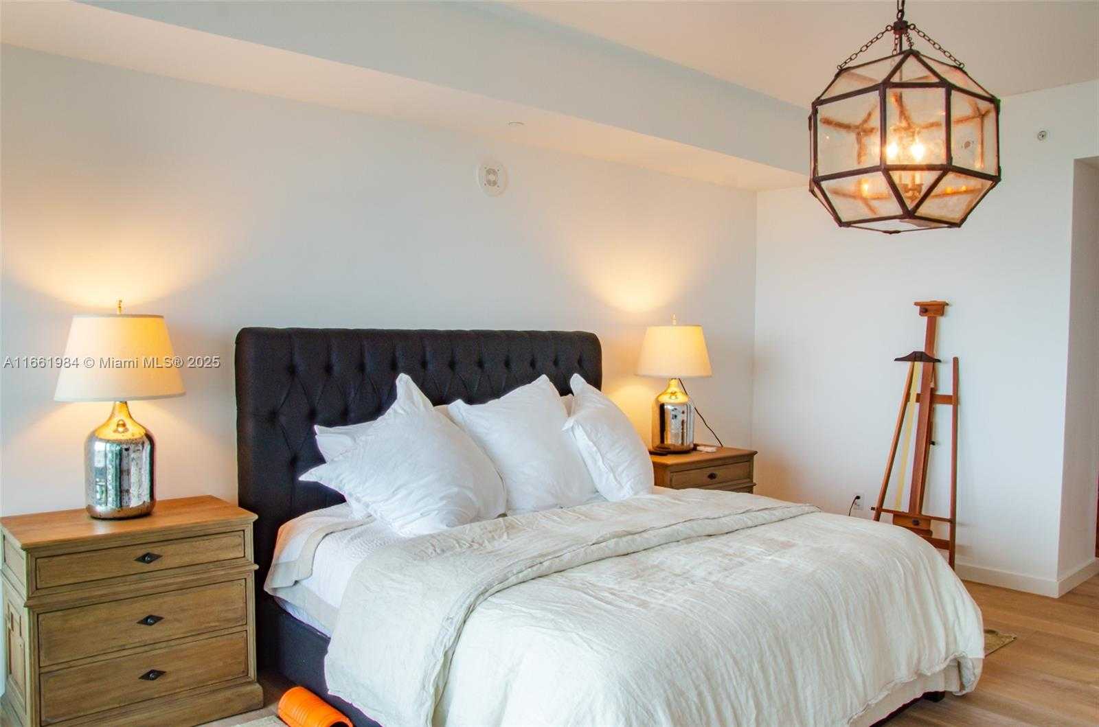 Small Image of 350 OCEAN DR #406N, Key Biscayne Number 37