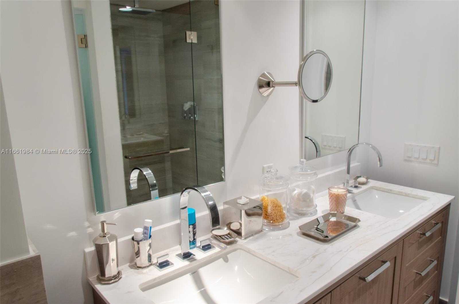 Small Image of 350 OCEAN DR #406N, Key Biscayne Number 40