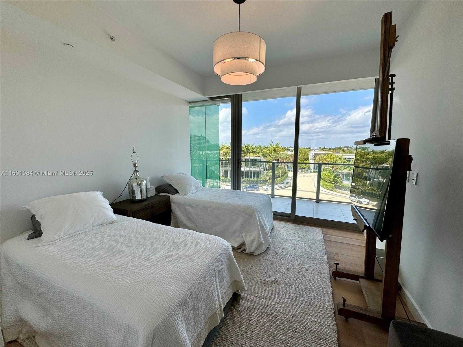 Small Image of 350 OCEAN DR #406N, Key Biscayne Number 44