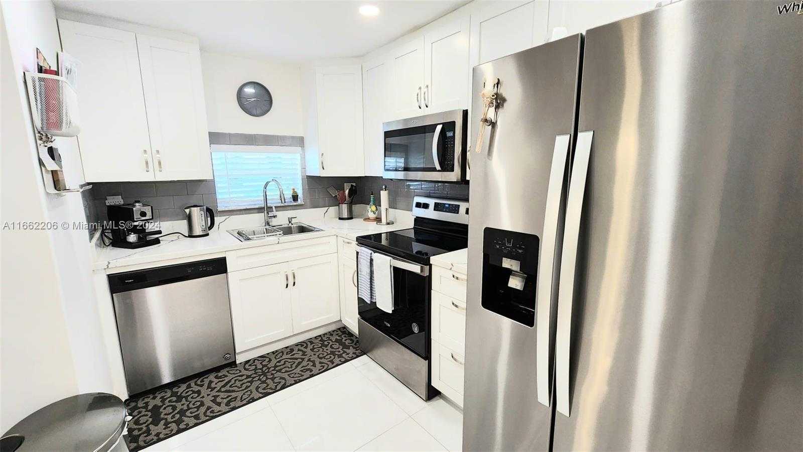 Small Image of 8930 SOUTH HOLLYBROOK BLVD #106, Pembroke Pines Number 59