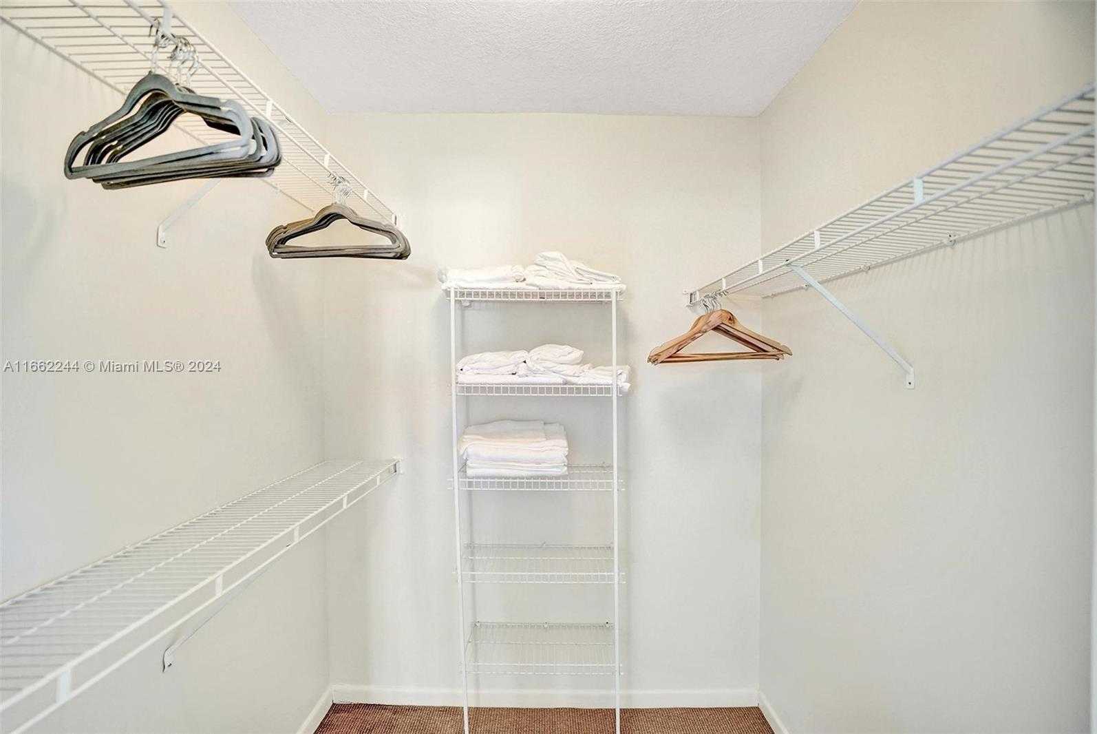 Small Image of 19877 EAST COUNTRY CLUB DR #3607, Aventura Number 22