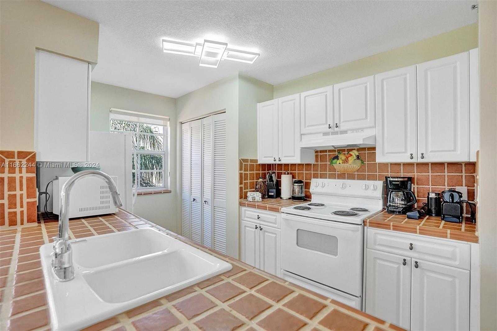 Small Image of 19877 EAST COUNTRY CLUB DR #3607, Aventura Number 6
