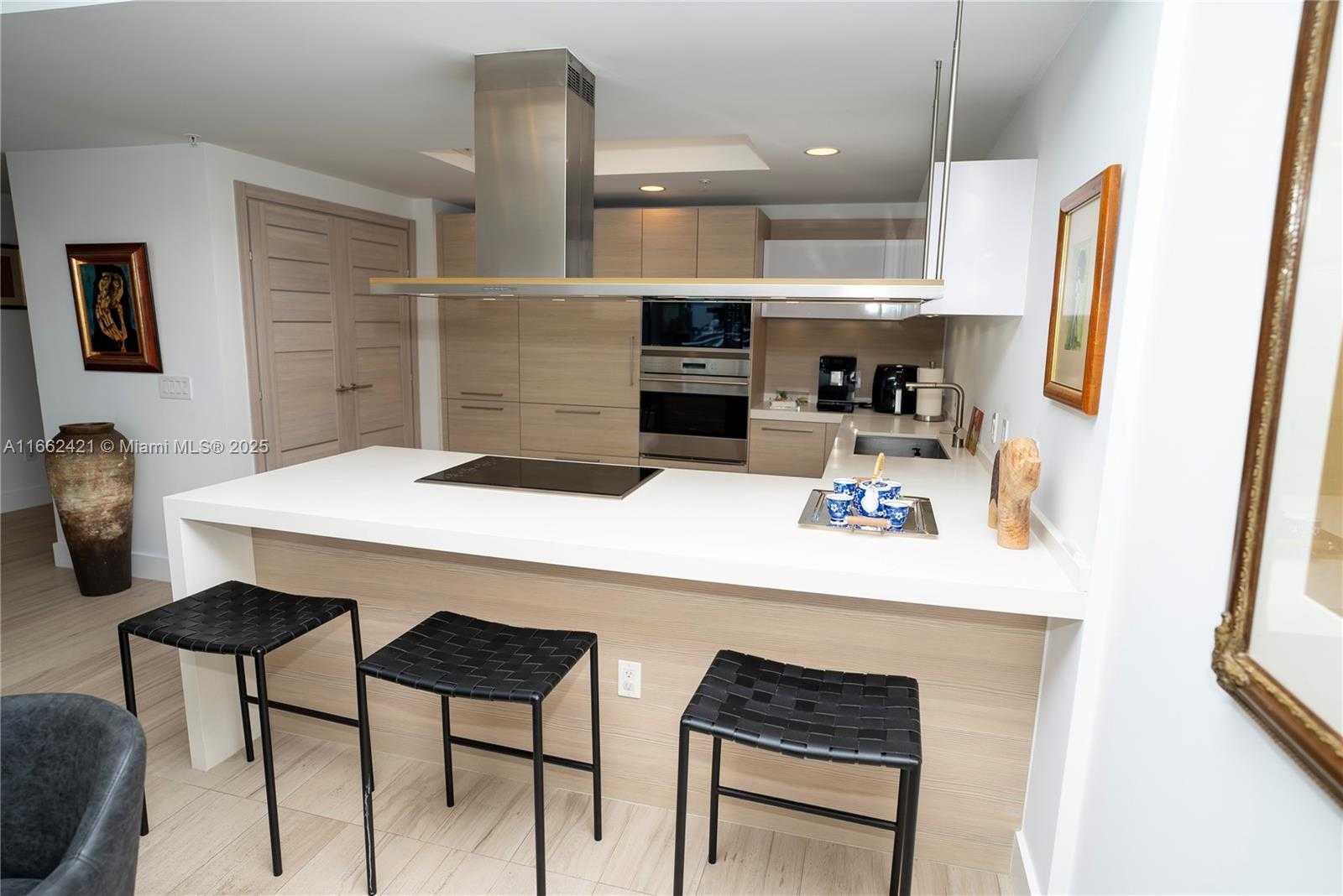 Small Image of 17301 BISCAYNE BLVD #205, North Miami Beach Number 10
