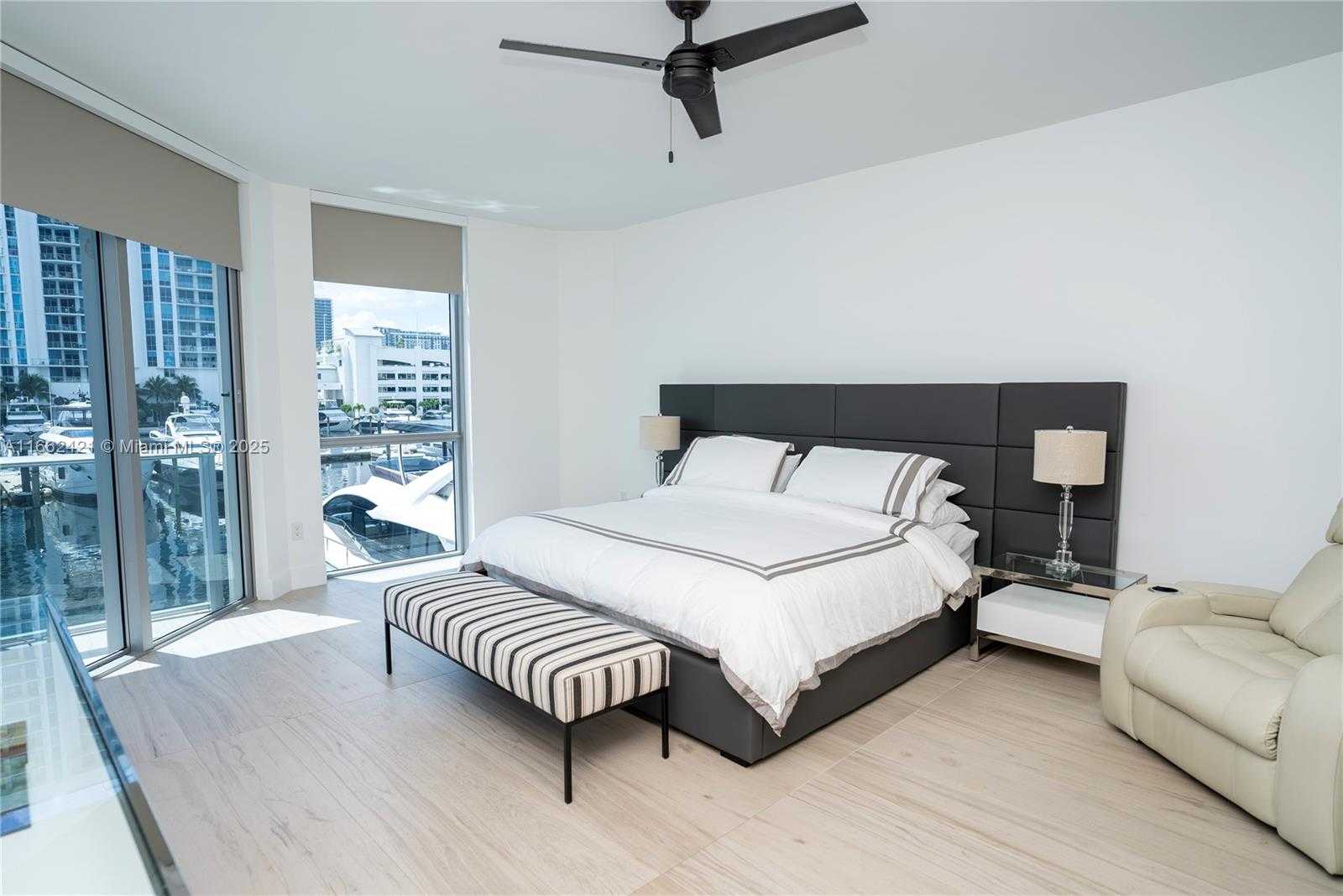 Small Image of 17301 BISCAYNE BLVD #205, North Miami Beach Number 15