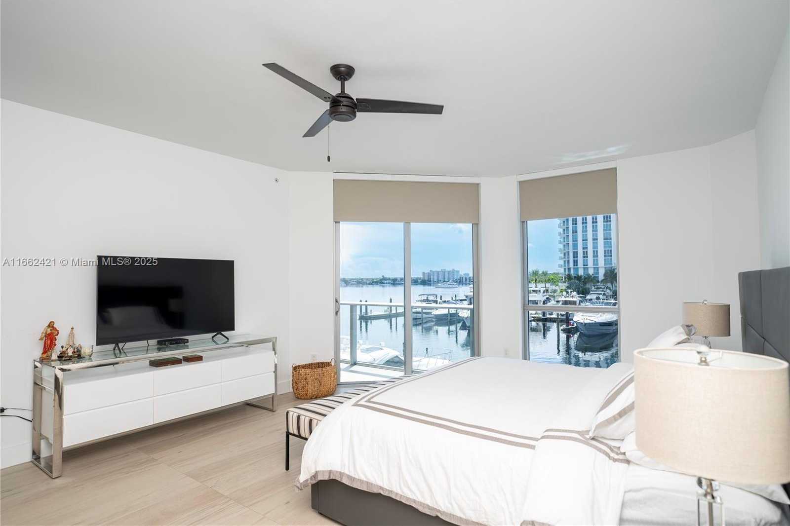 Small Image of 17301 BISCAYNE BLVD #205, North Miami Beach Number 16