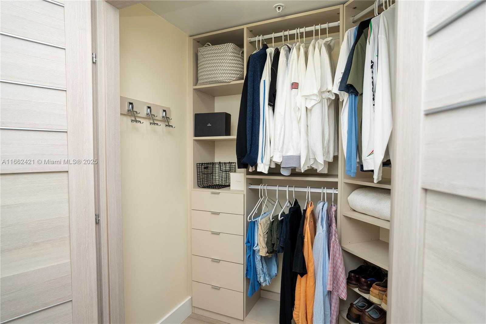Small Image of 17301 BISCAYNE BLVD #205, North Miami Beach Number 20