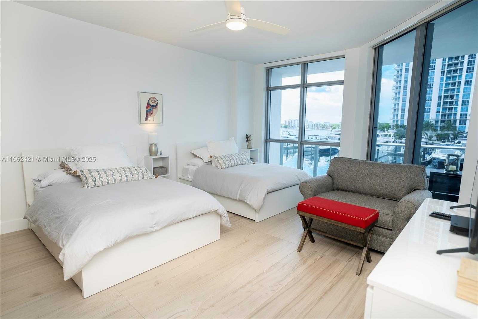 Small Image of 17301 BISCAYNE BLVD #205, North Miami Beach Number 21