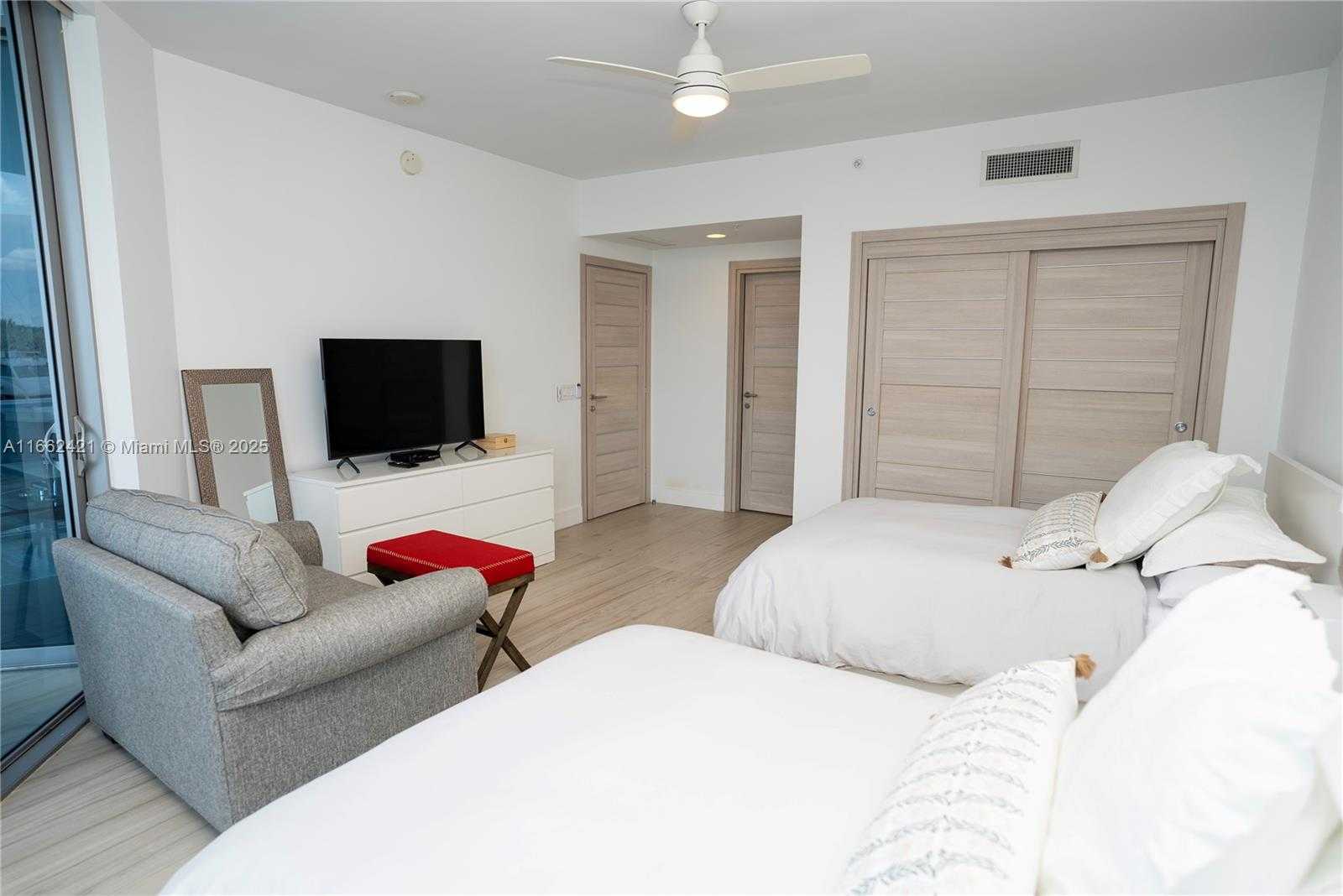 Small Image of 17301 BISCAYNE BLVD #205, North Miami Beach Number 22