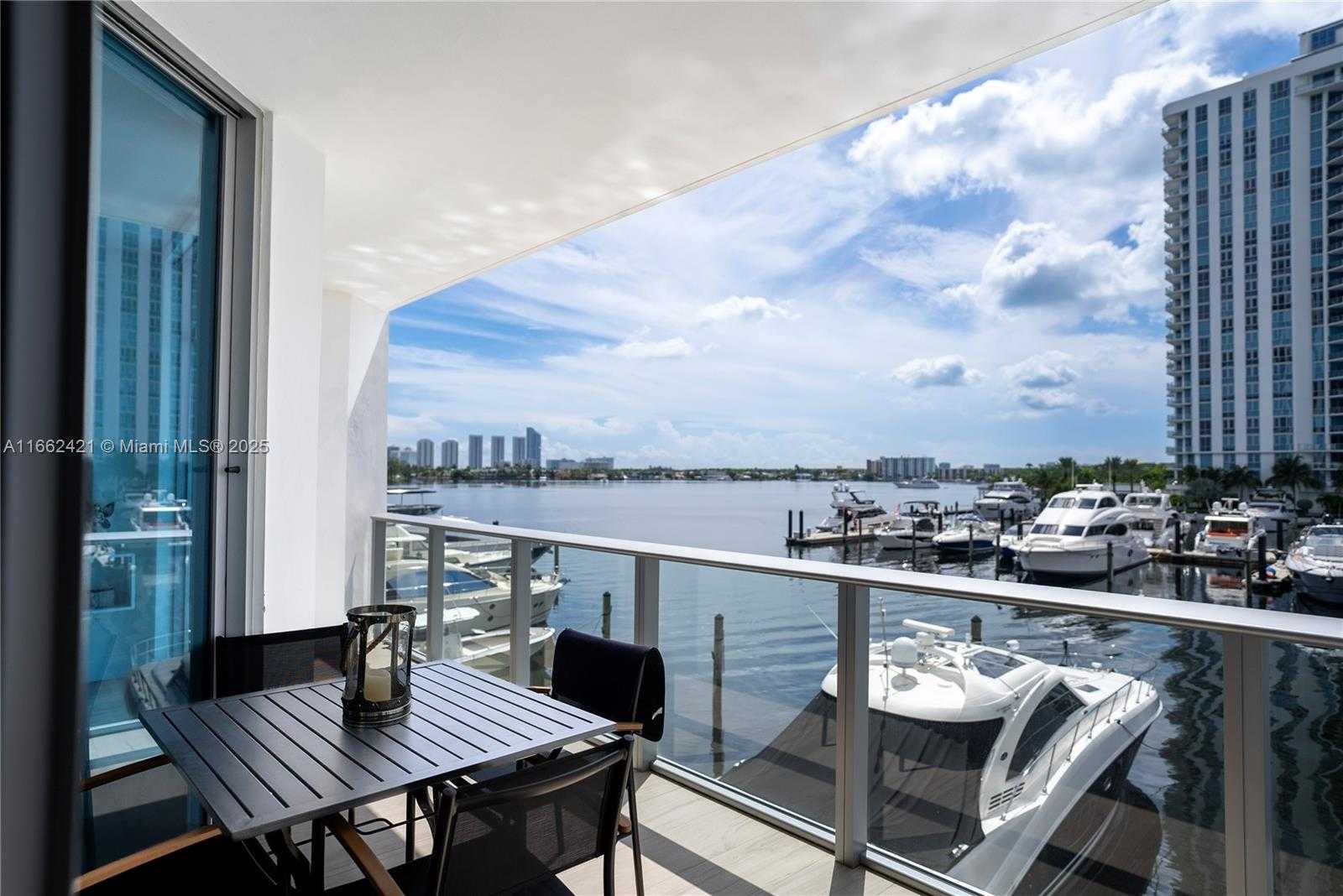 Small Image of 17301 BISCAYNE BLVD #205, North Miami Beach Number 25