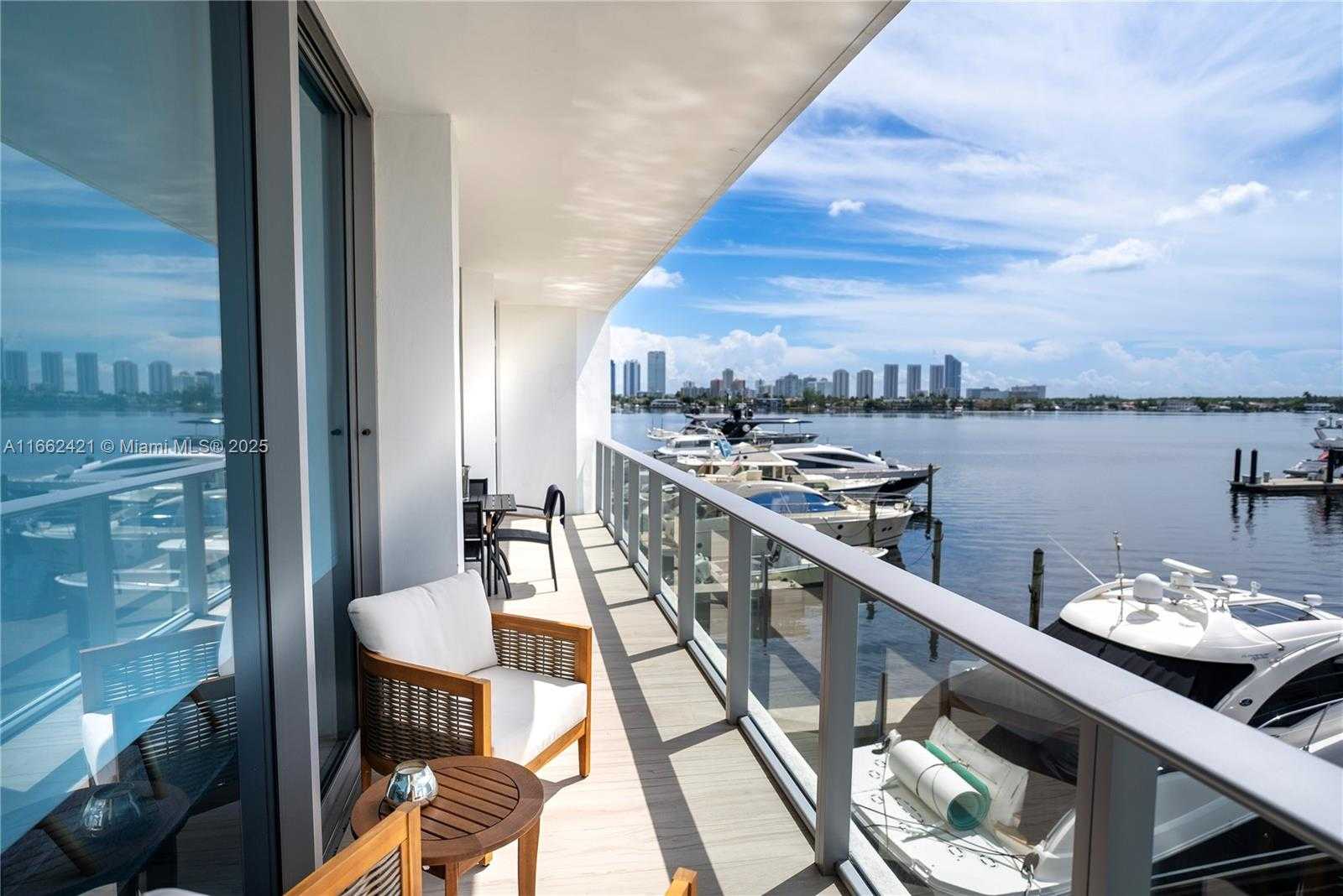 Small Image of 17301 BISCAYNE BLVD #205, North Miami Beach Number 26