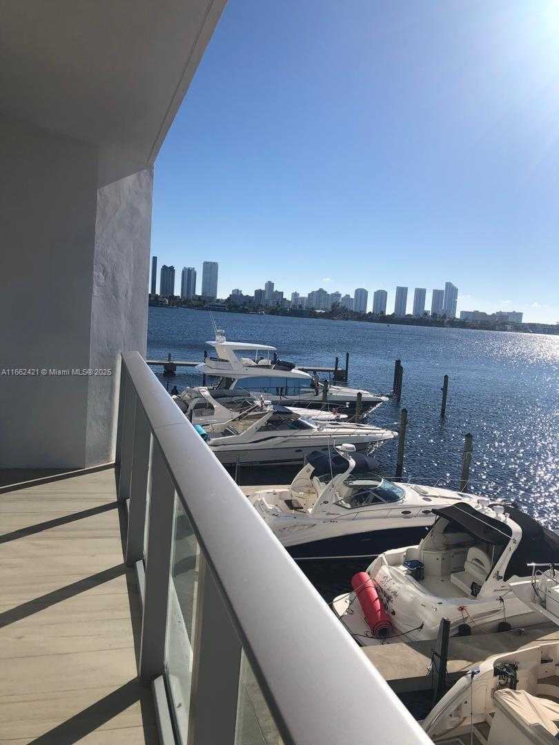 Small Image of 17301 BISCAYNE BLVD #205, North Miami Beach Number 27