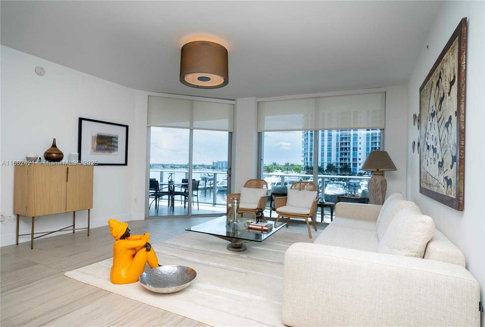 Small Image of 17301 BISCAYNE BLVD #205, North Miami Beach Number 3