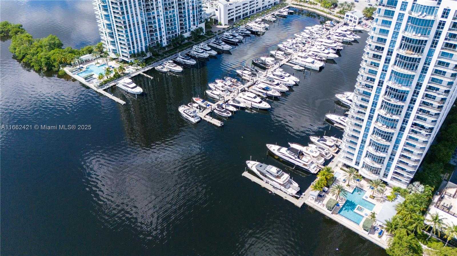 Small Image of 17301 BISCAYNE BLVD #205, North Miami Beach Number 32