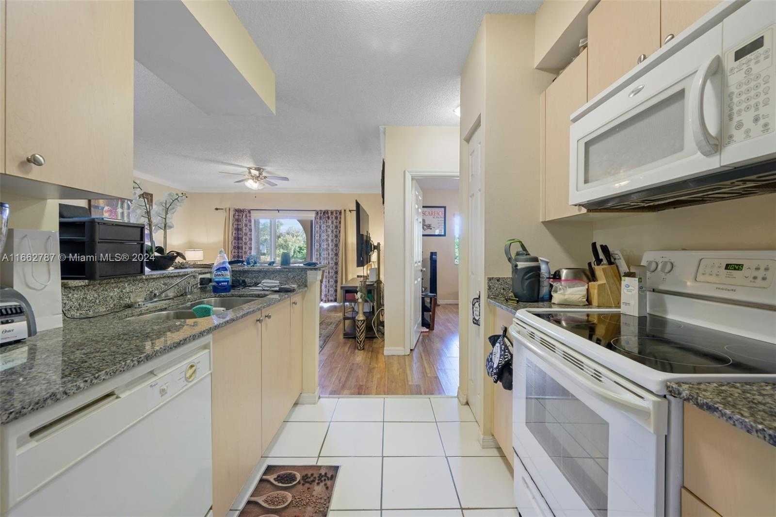 Small Image of 2412 CENTERGATE DR #103, Miramar Number 10