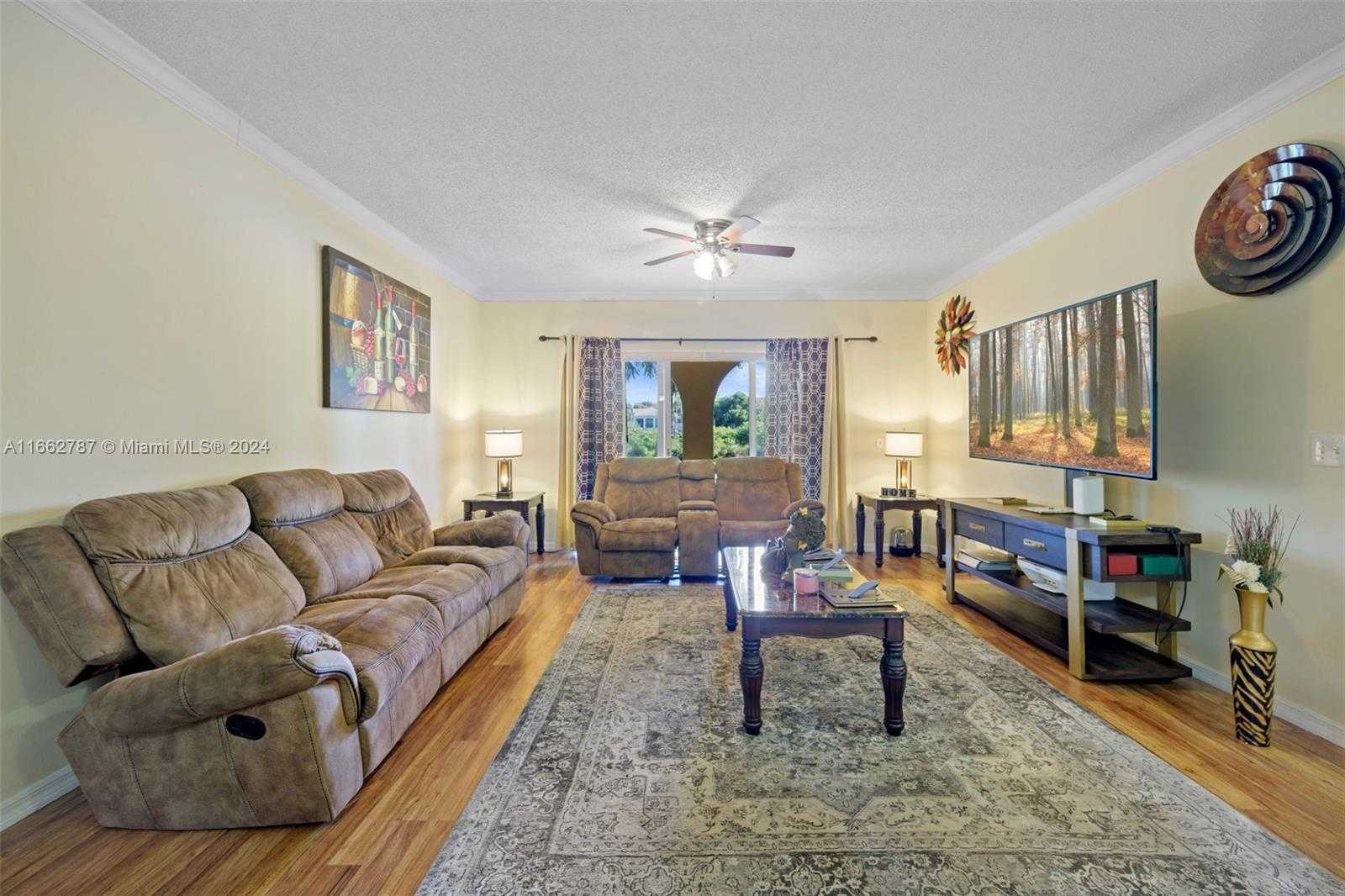 Small Image of 2412 CENTERGATE DR #103, Miramar Number 2