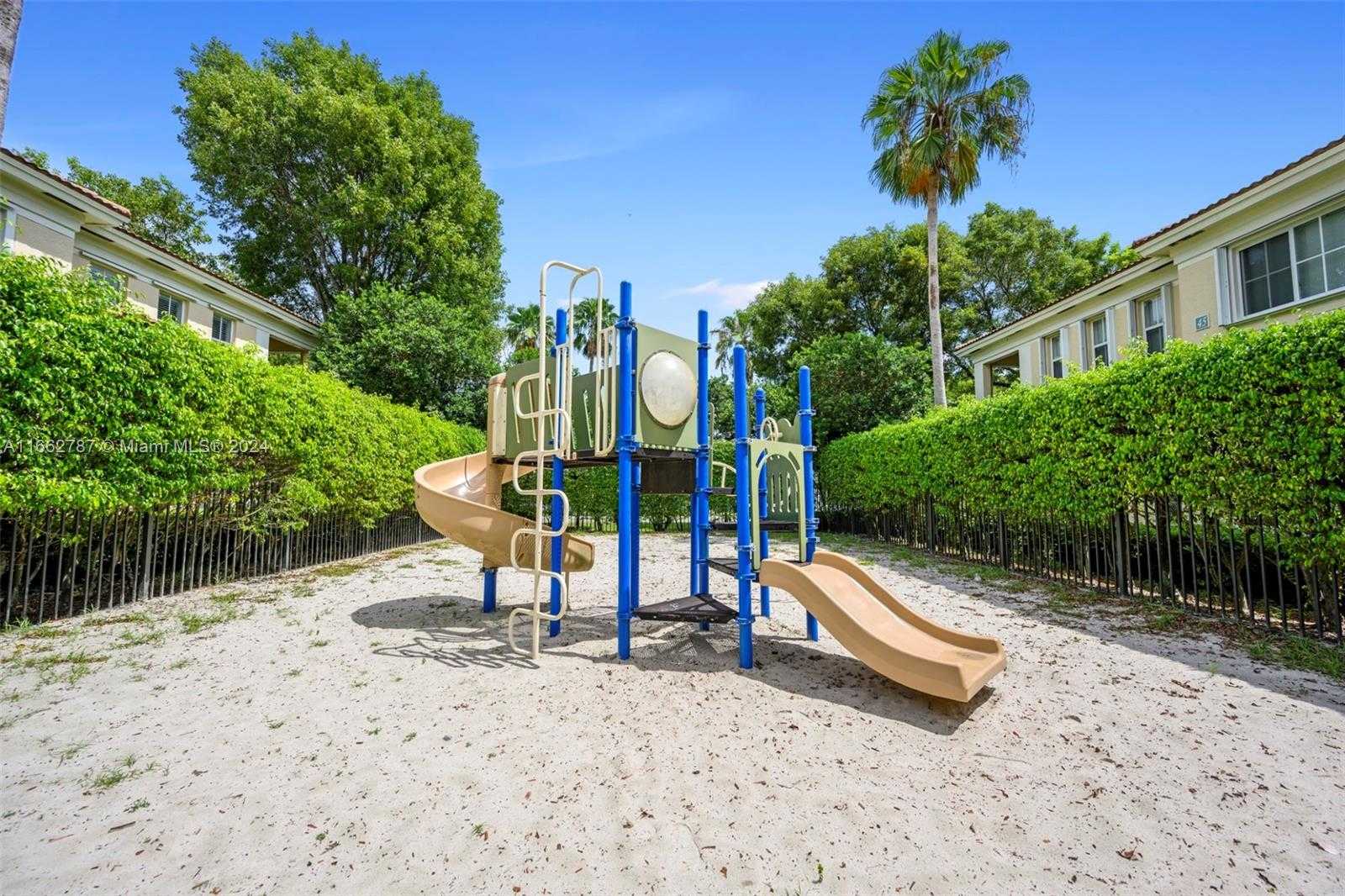 Small Image of 2412 CENTERGATE DR #103, Miramar Number 27